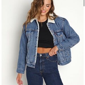 Levi’s Exboyfriend Sherpa Trucker Jacket XS